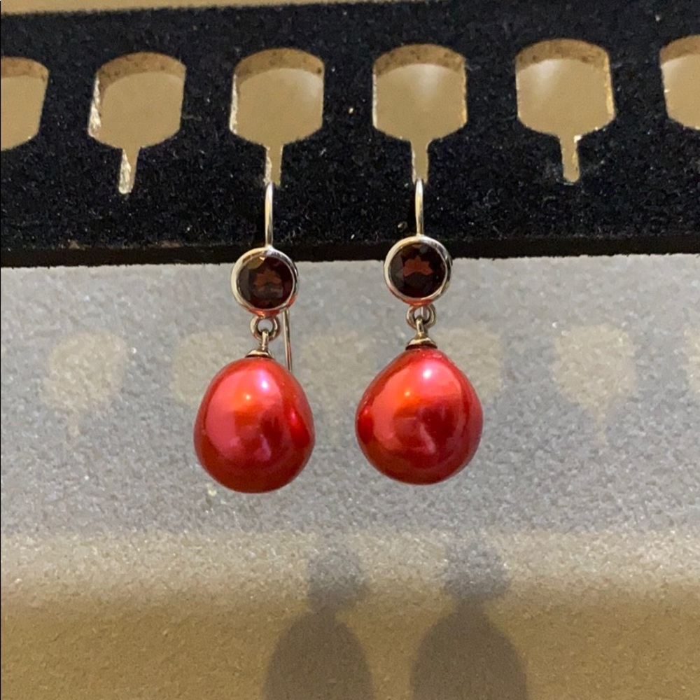 Freshwater Cultured Pearl Earrings with Garnet